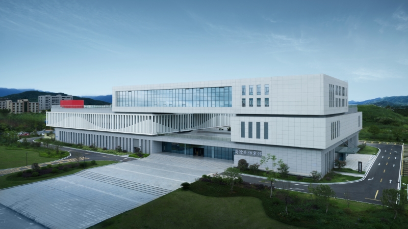 錯(cuò)落的城市立方，共享的垂直疊院——翁源縣檔案館和行政服務(wù)中心項(xiàng)目